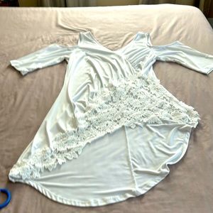 K Jordan cold shoulder Tuni size L